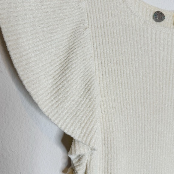 Free People one ruffle sleeve soft cream color blouse shirt size small - Picture 4 of 6